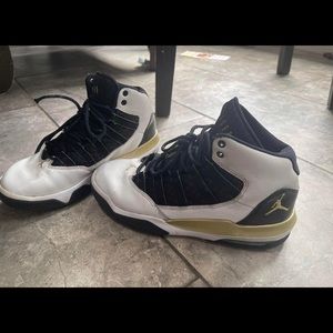 Boys Air Jordans size 5y almost like new.